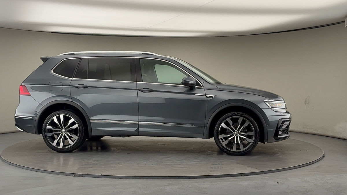 More views of Volkswagen Tiguan Allspace