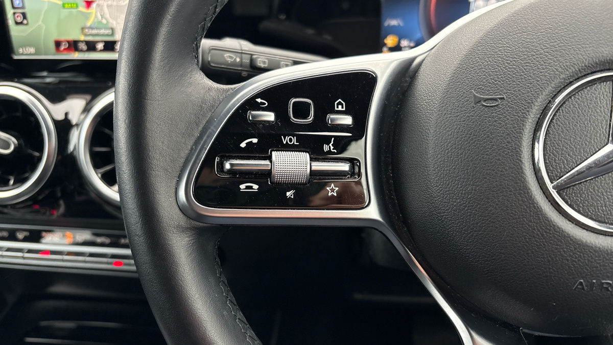 Mercedes-Benz GLA Image 13