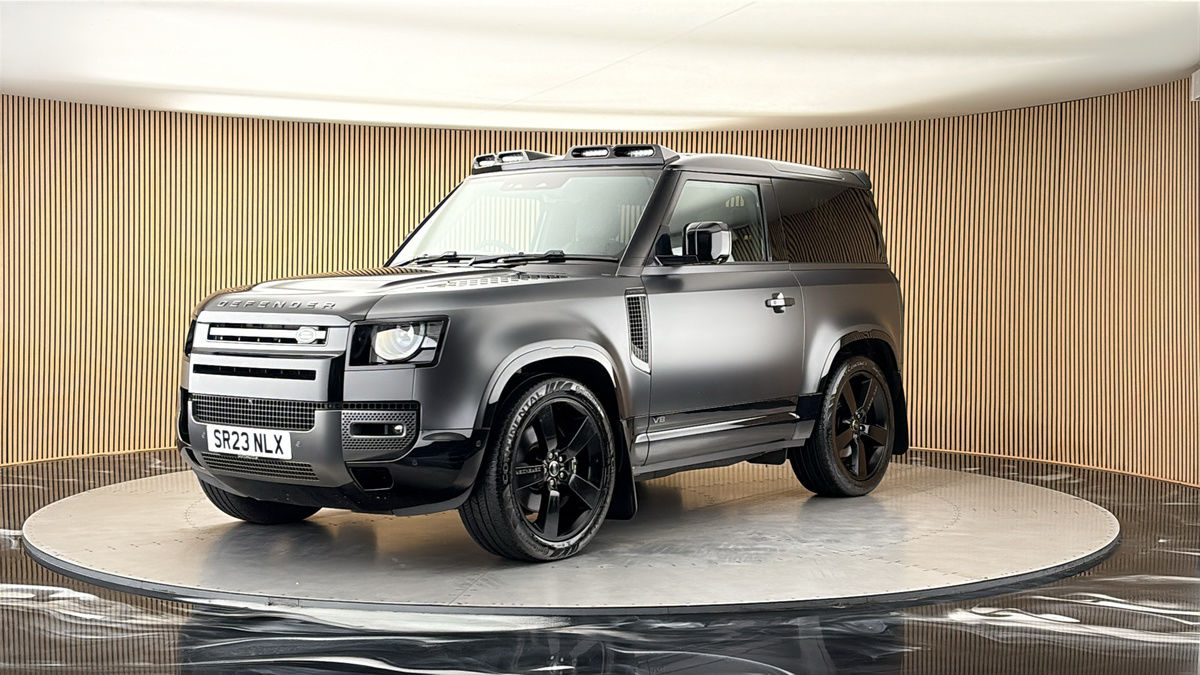 Land Rover Defender 90 Image 20
