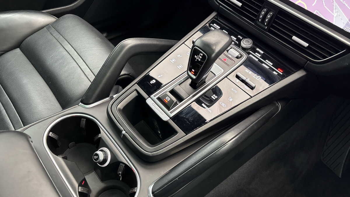 Porsche Cayenne Image 18