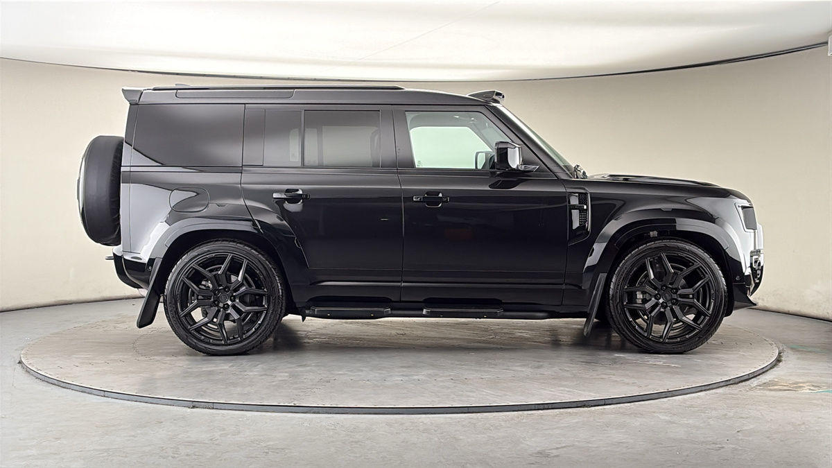 Land Rover Defender 110 Urban Image 16
