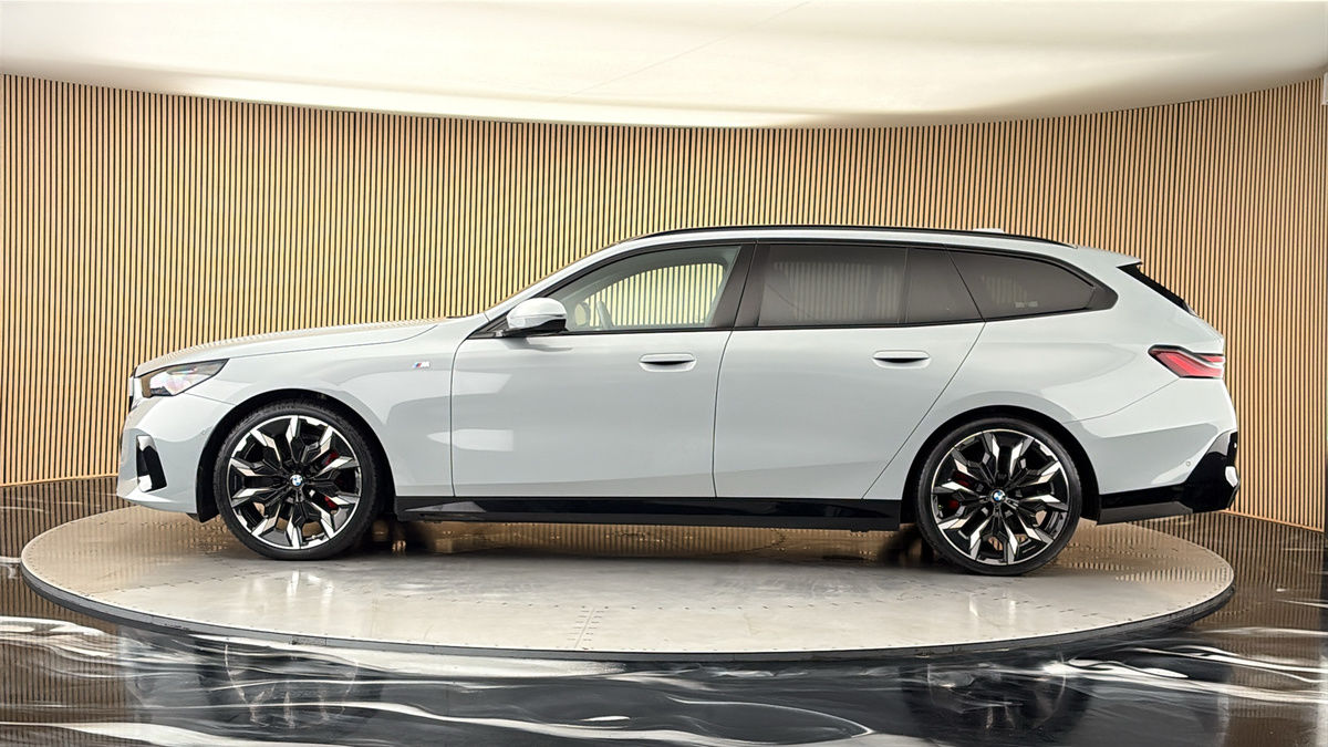 BMW 5 Series Image 15