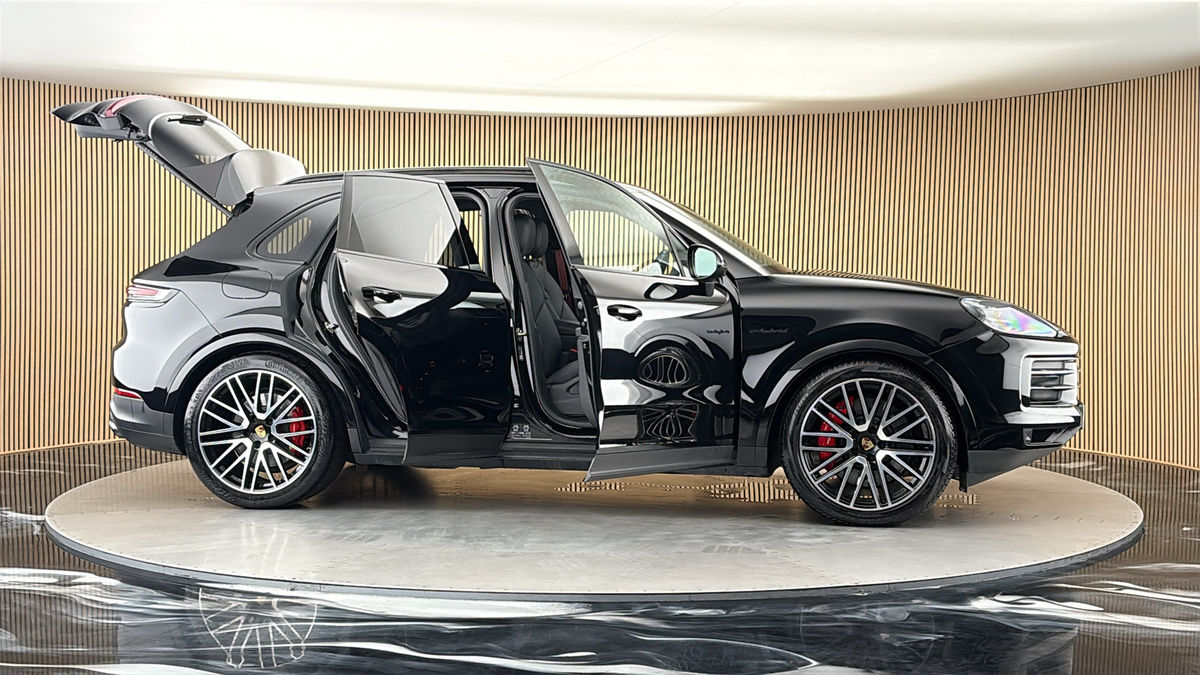 More views of Porsche Cayenne
