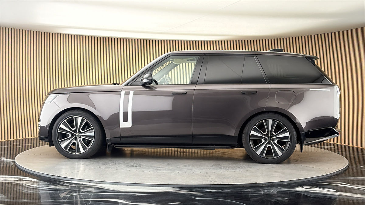 More views of Land Rover Range Rover