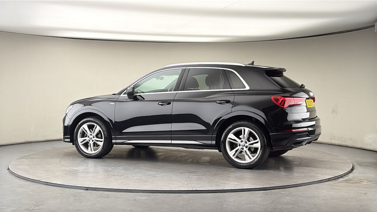 More views of Audi Q3