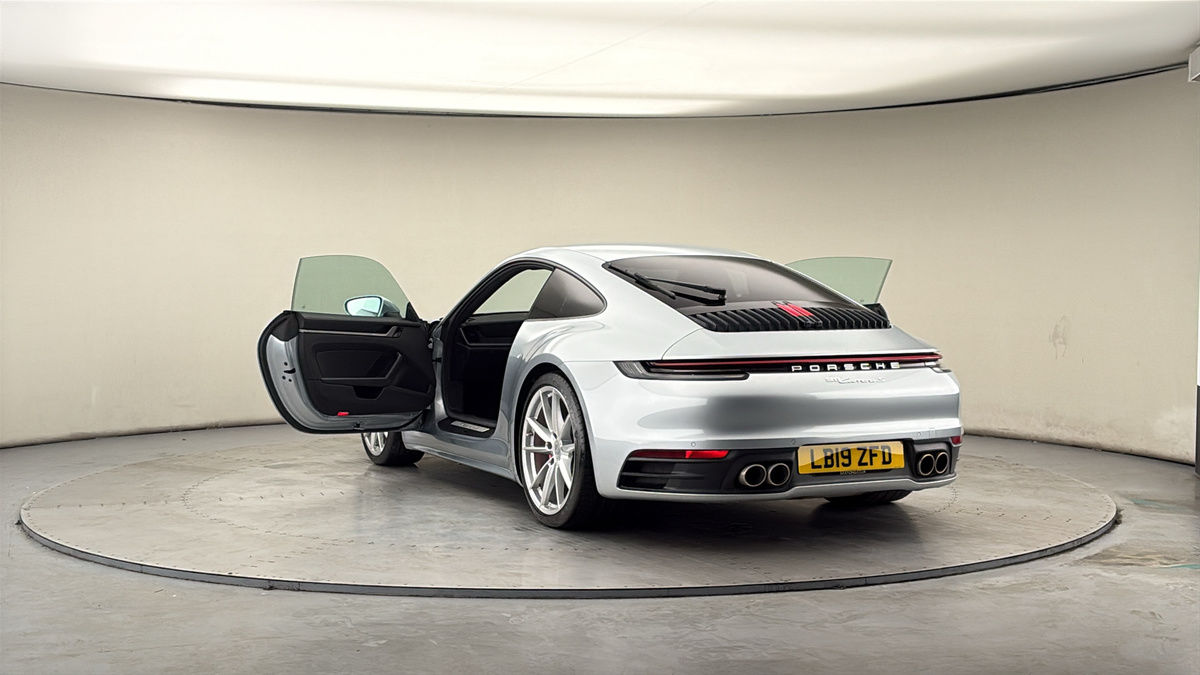 More views of Porsche 911