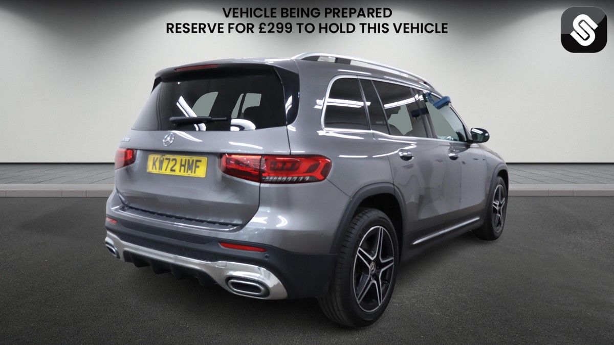 Mercedes-Benz GLB Image 4
