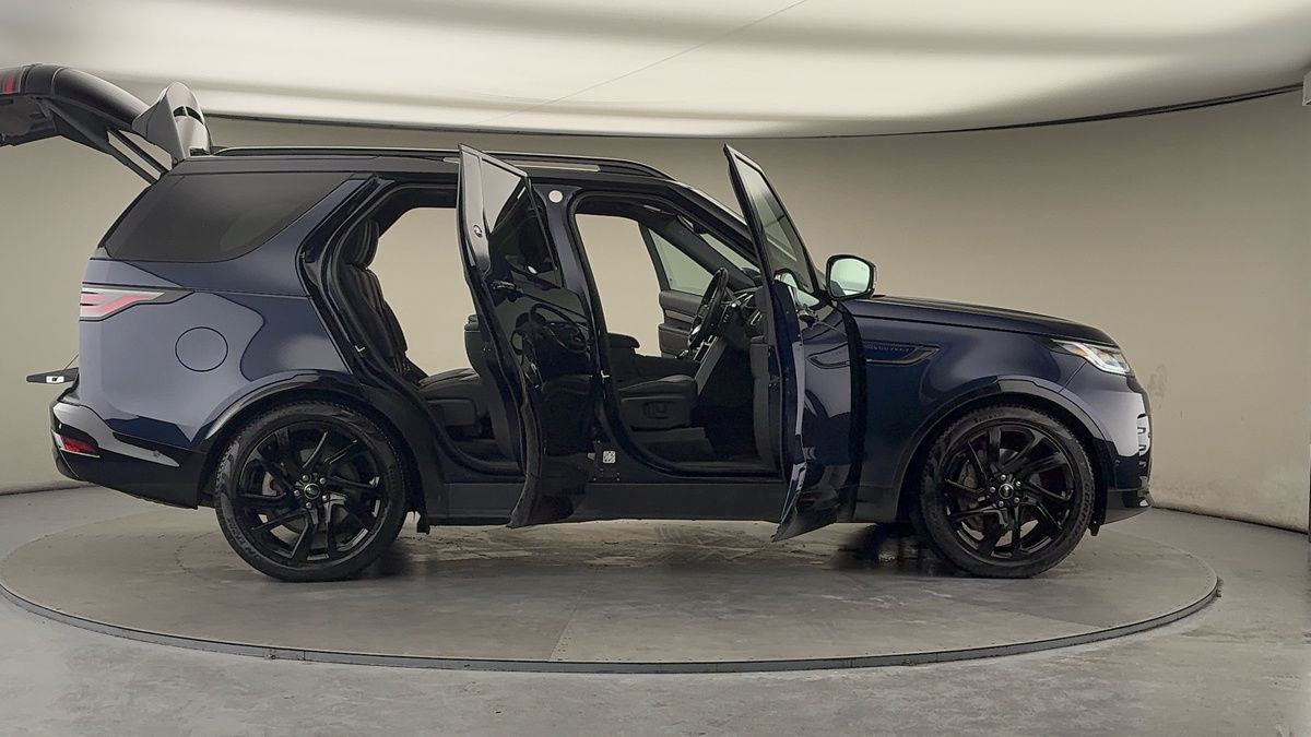 More views of Land Rover Discovery