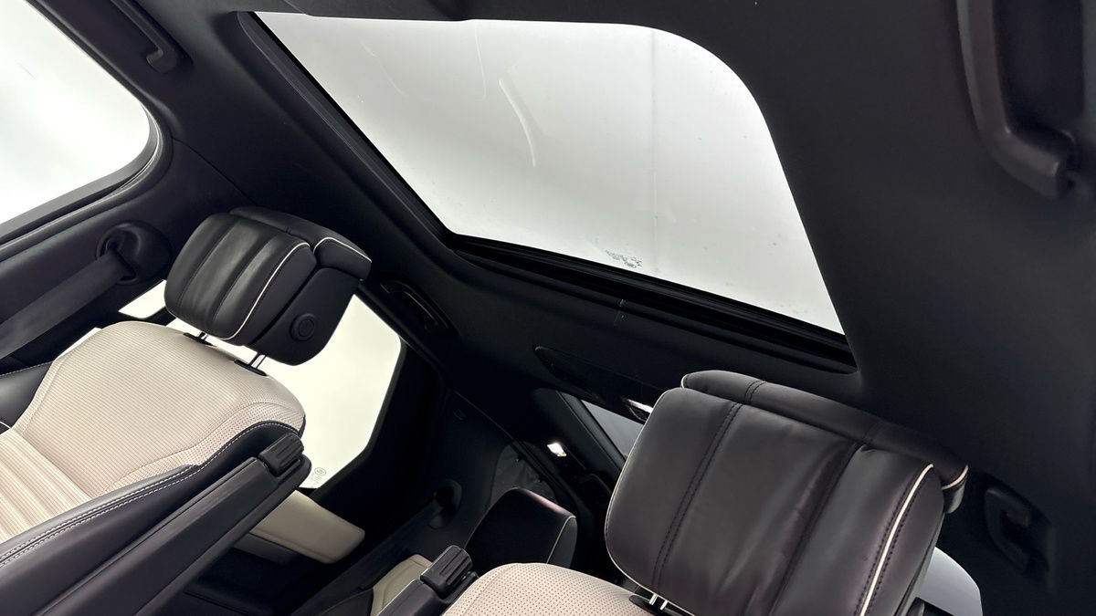 Land Rover Discovery Image 6