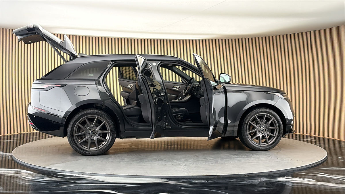 More views of Land Rover Range Rover Velar