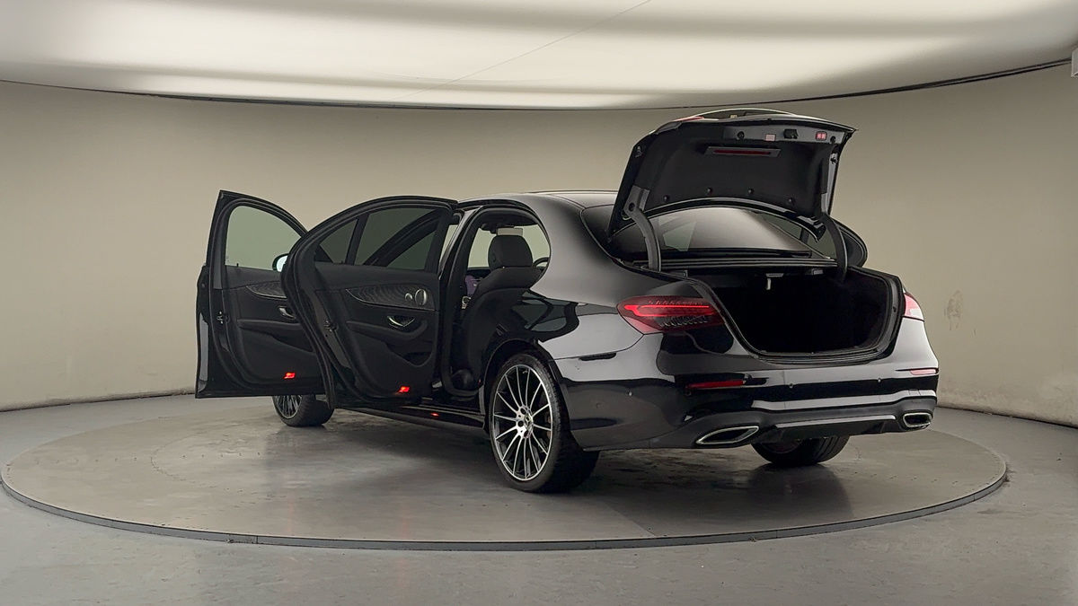 Mercedes-Benz E Class Image 23