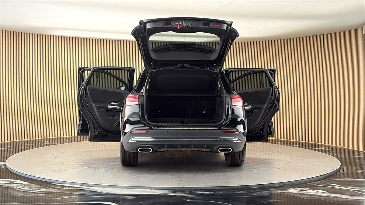 More views of Mercedes-Benz GLA