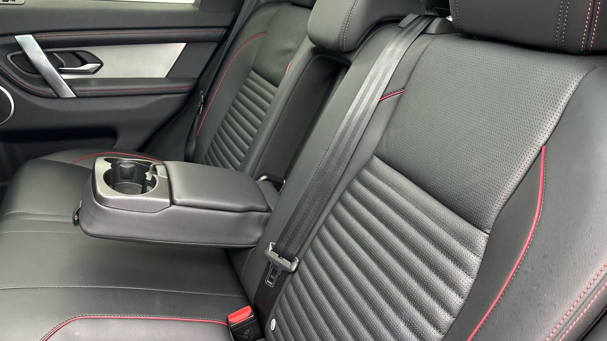 Land Rover Discovery Sport Image 9