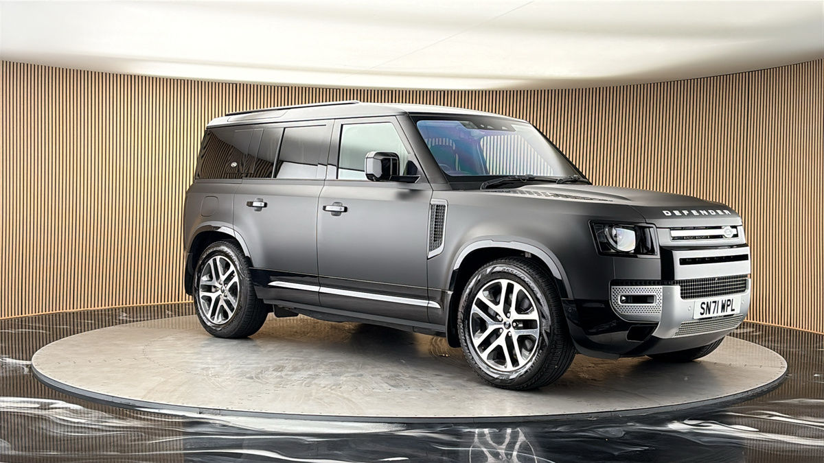 More views of Land Rover Defender 110