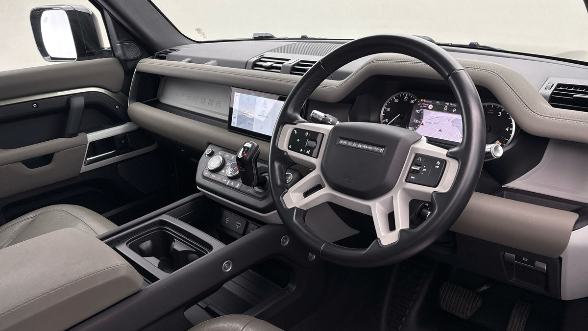 Land Rover Defender 90 Image 5