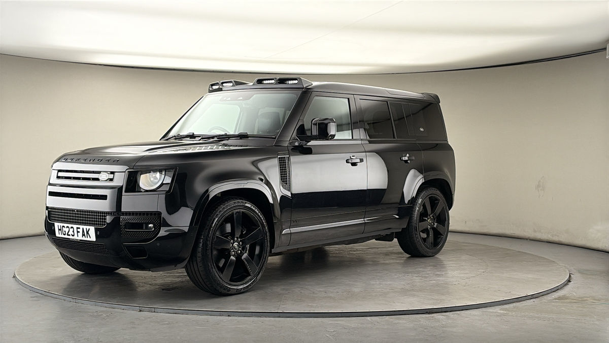 Land Rover Defender 110 Image 20