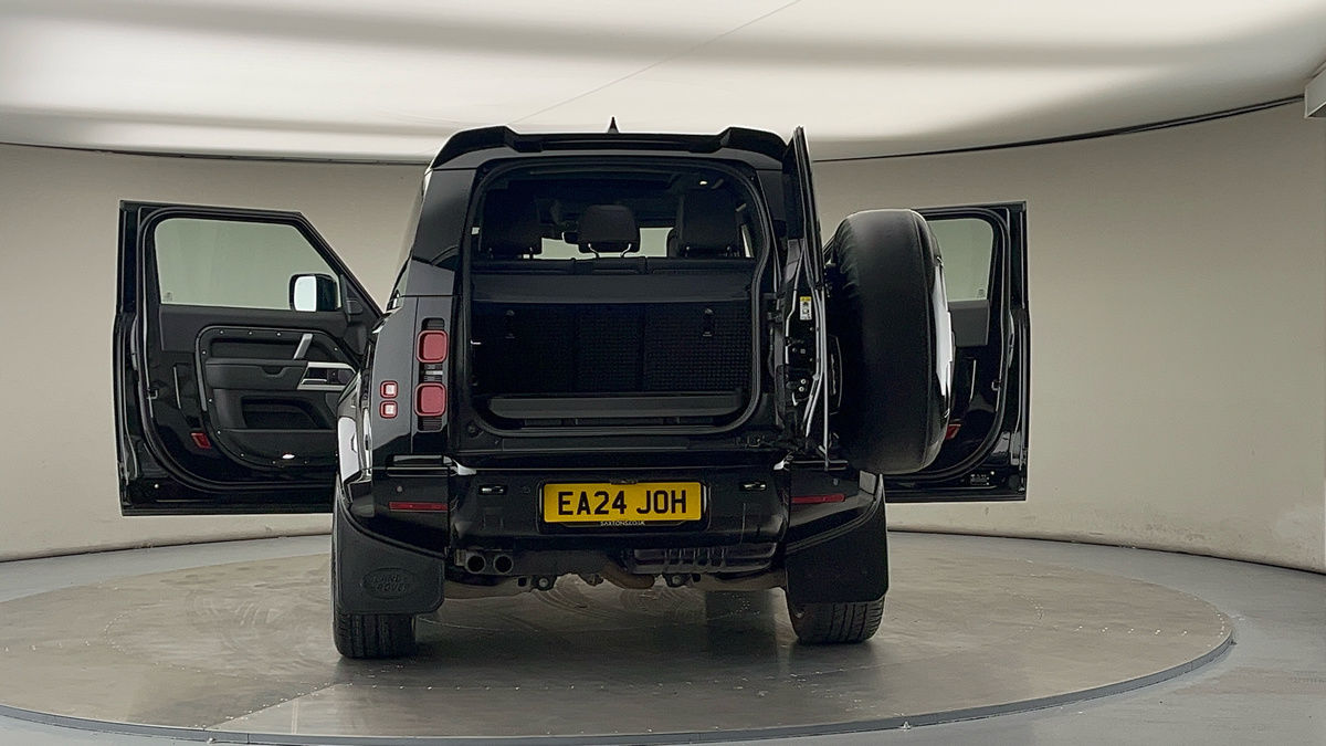 More views of Land Rover Defender 90