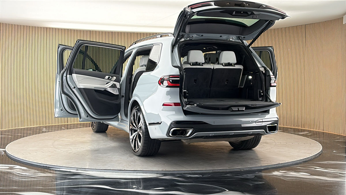 More views of BMW X7