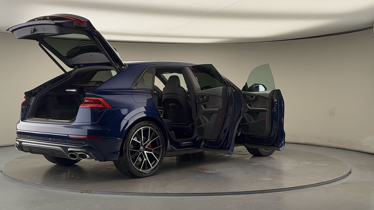 More views of Audi SQ8