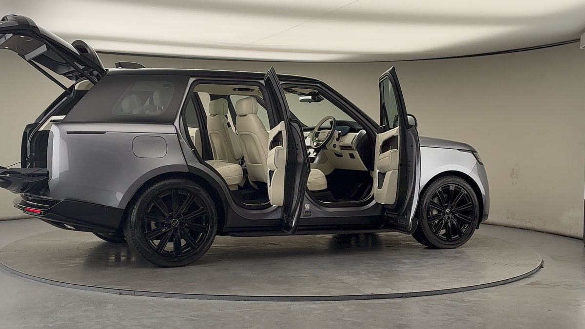 More views of Land Rover Range Rover