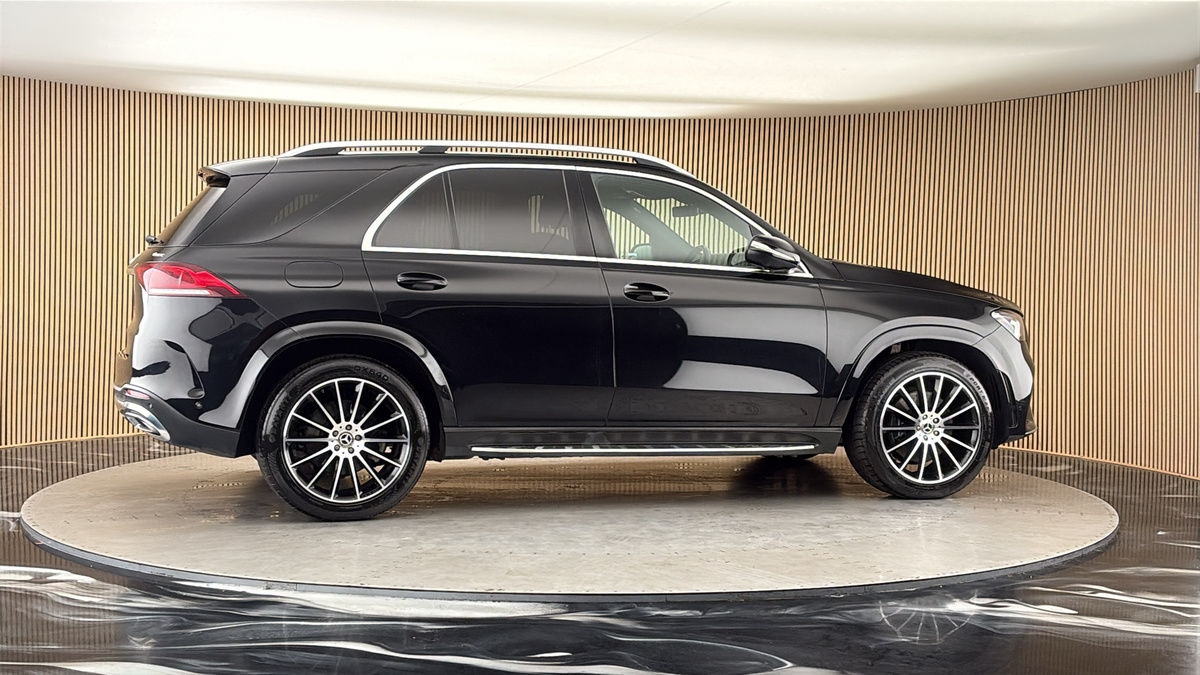 More views of Mercedes-Benz GLE