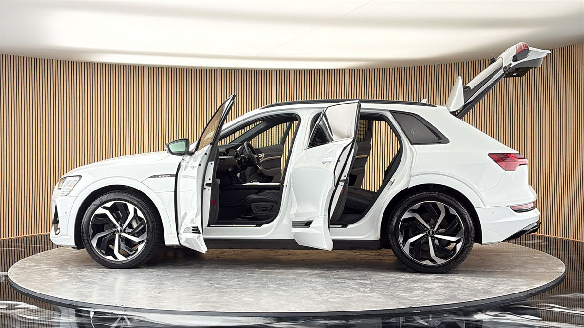 More views of Audi e-tron