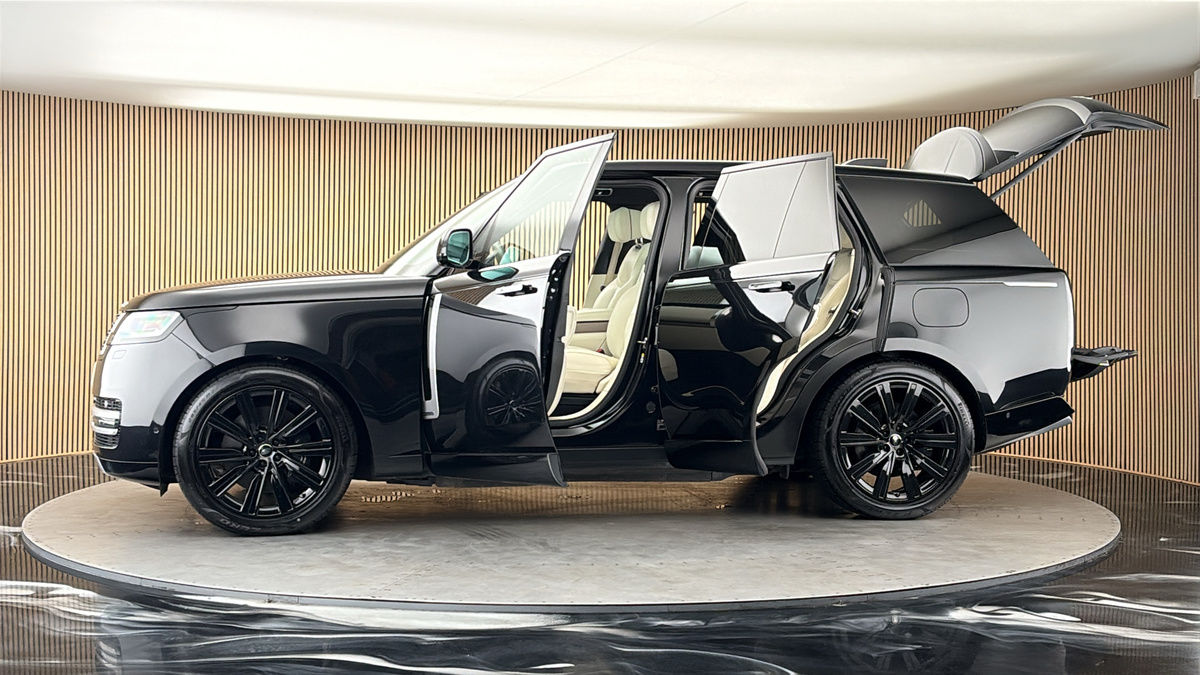 More views of Land Rover Range Rover
