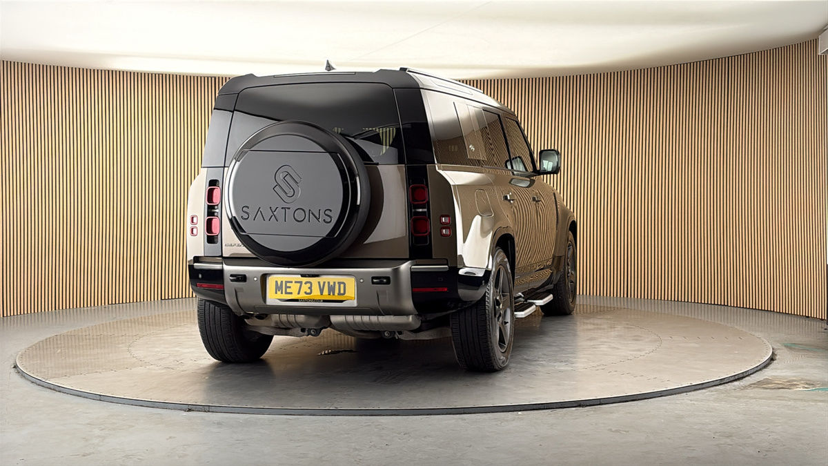More views of Land Rover Defender 110