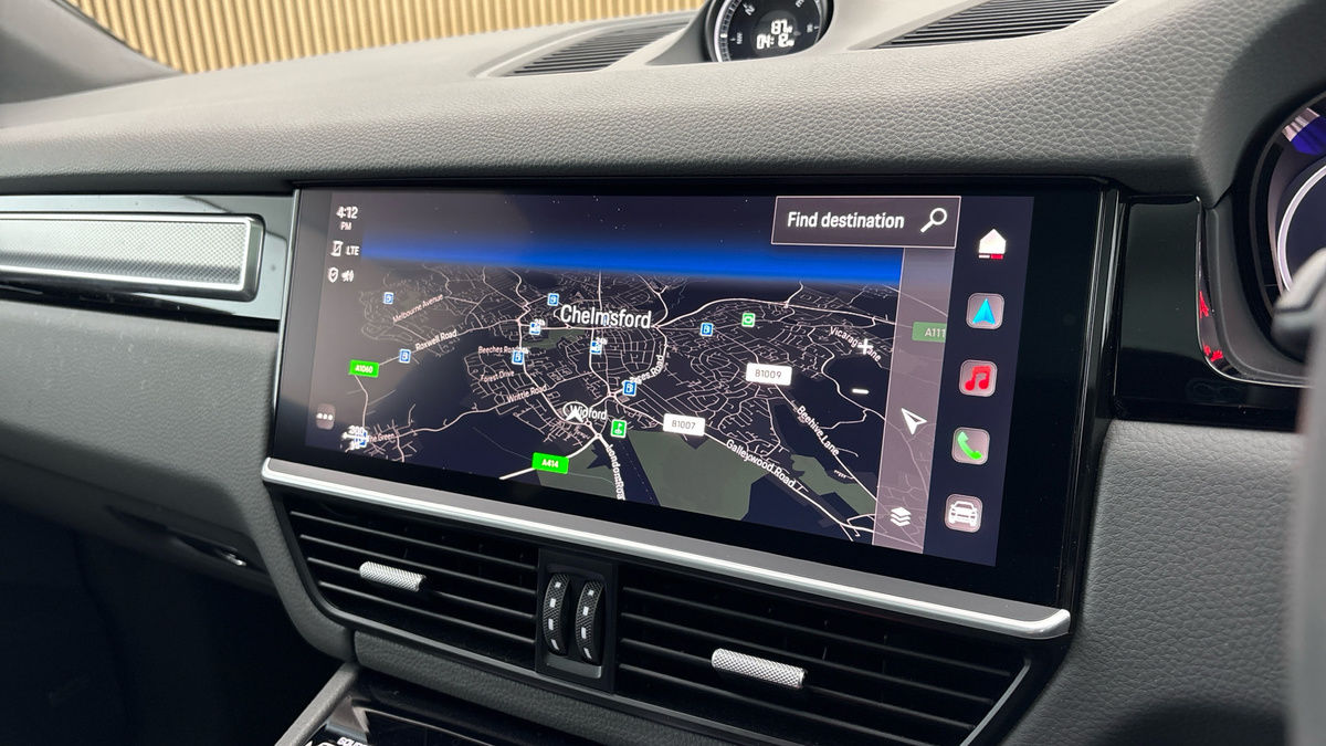 Porsche Cayenne Image 17