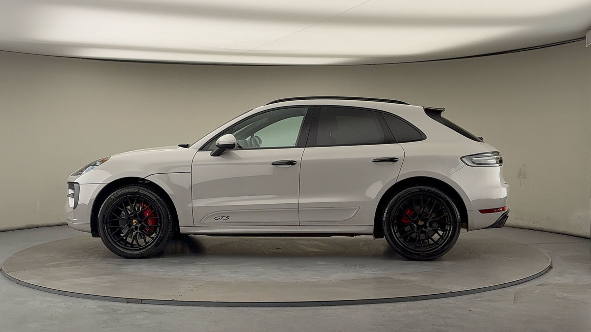 More views of Porsche Macan