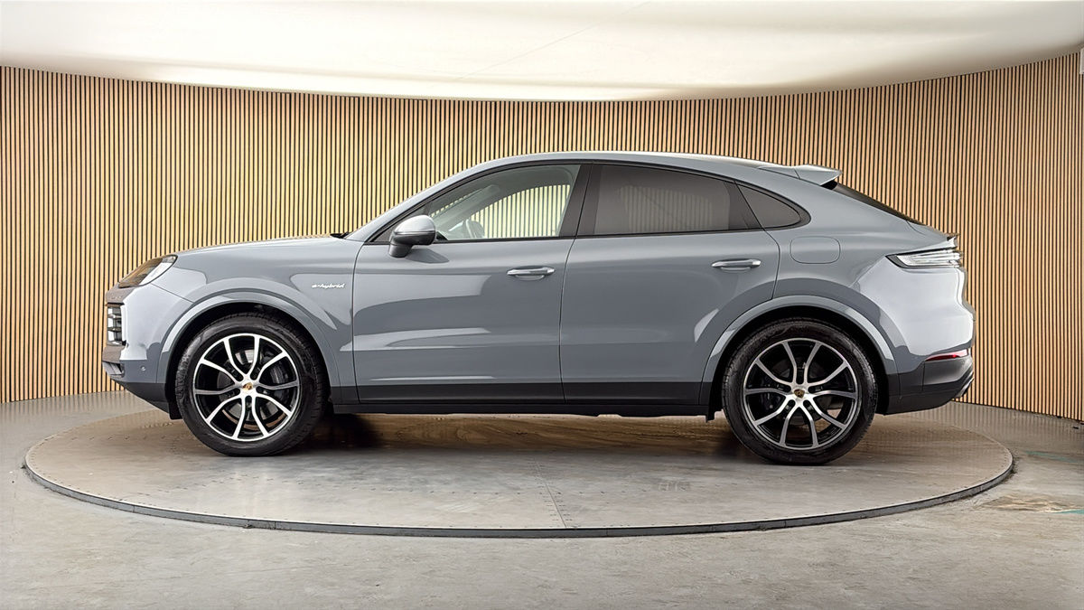 More views of Porsche Cayenne
