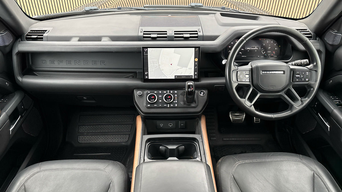 Land Rover Defender 90 Image 12