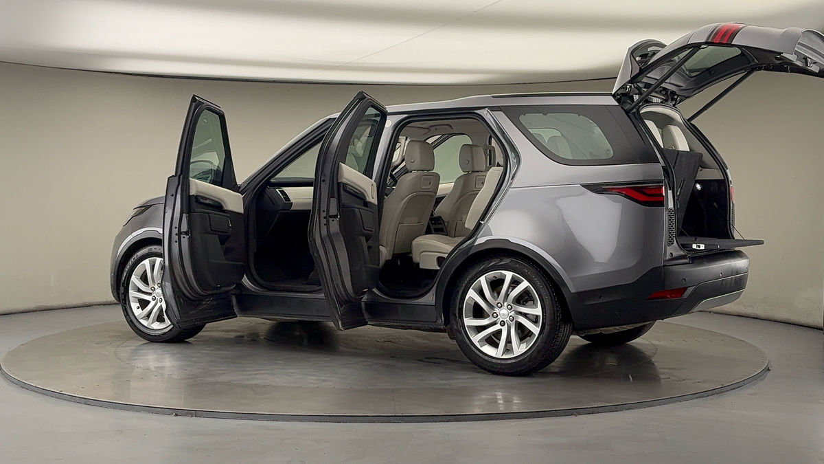 More views of Land Rover Discovery