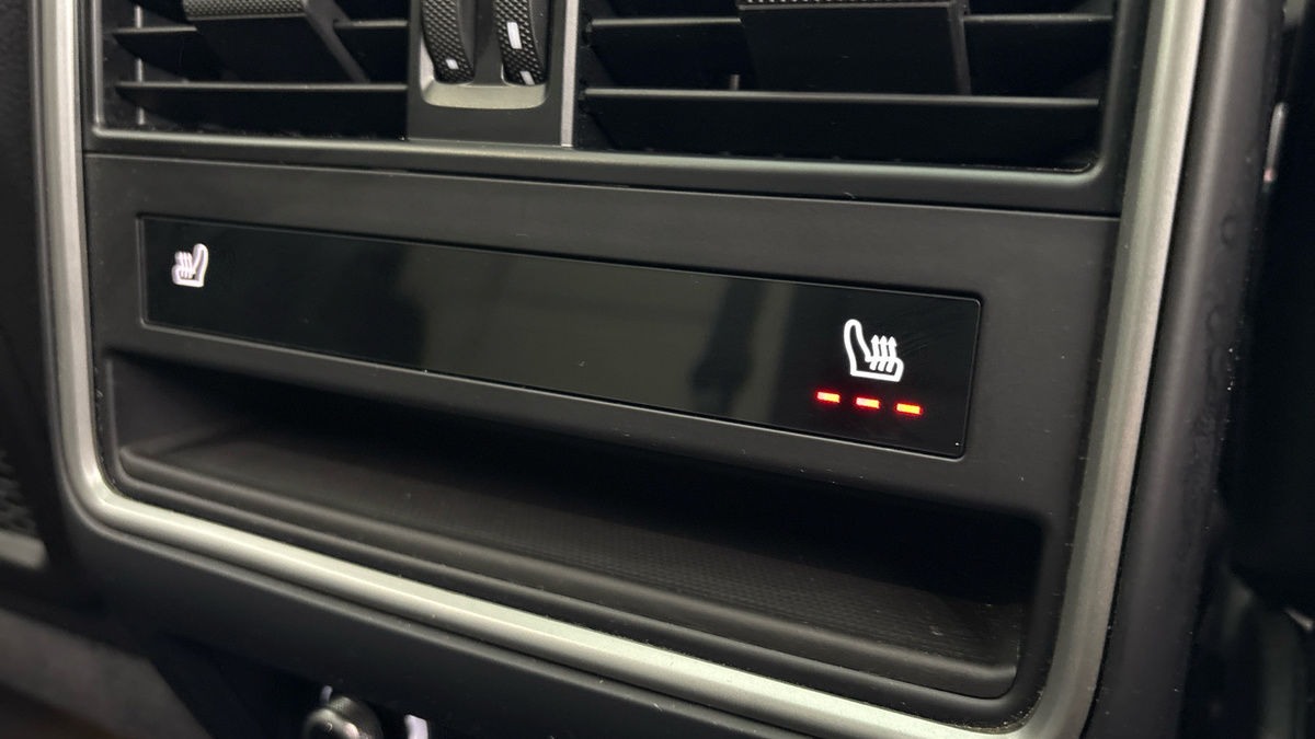 Porsche Cayenne Image 26