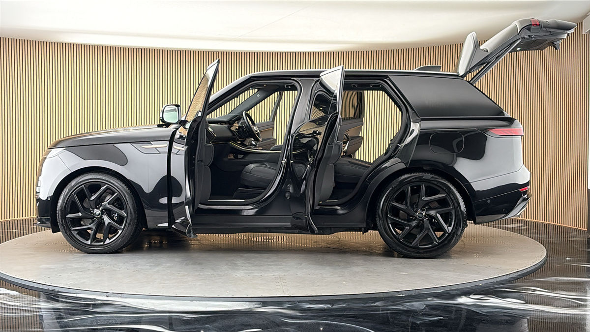 More views of Land Rover Range Rover Sport