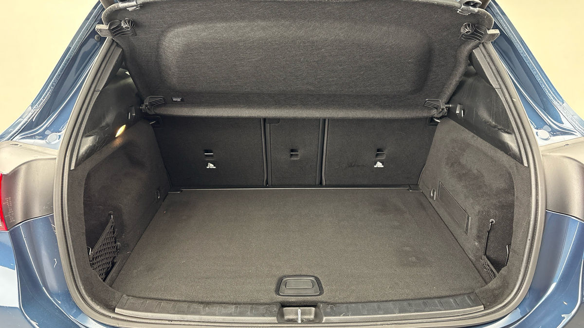Mercedes-Benz GLA Image 11