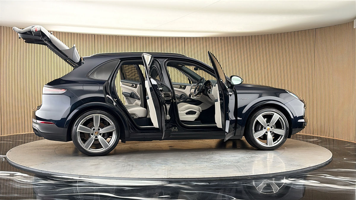 More views of Porsche Cayenne