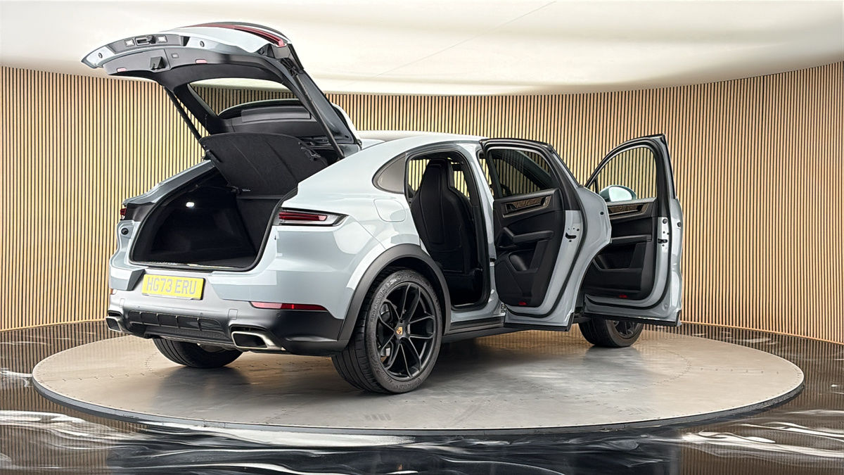 More views of Porsche Cayenne