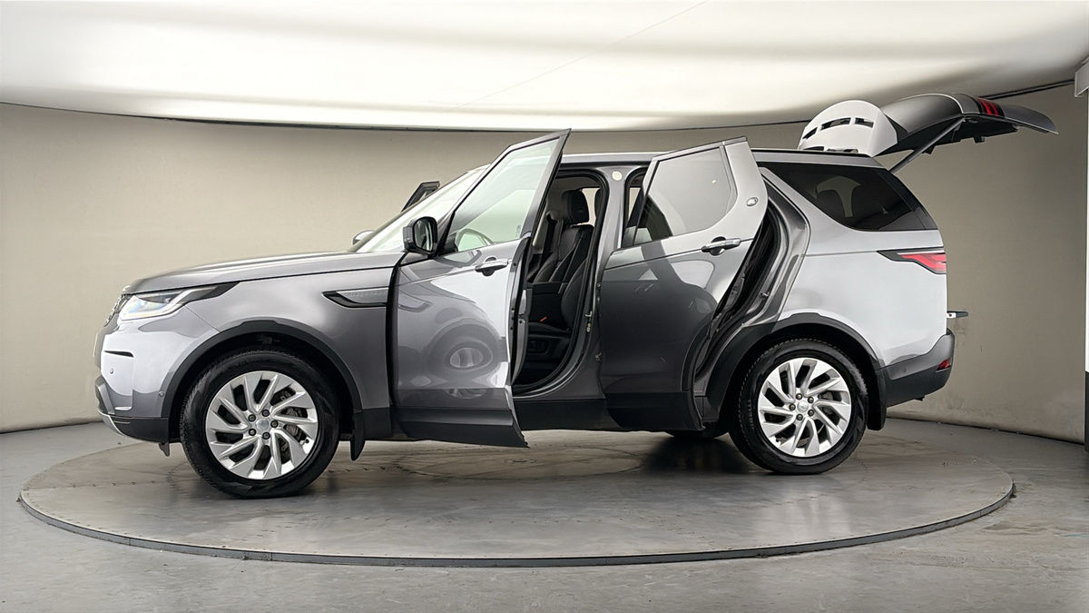 More views of Land Rover Discovery