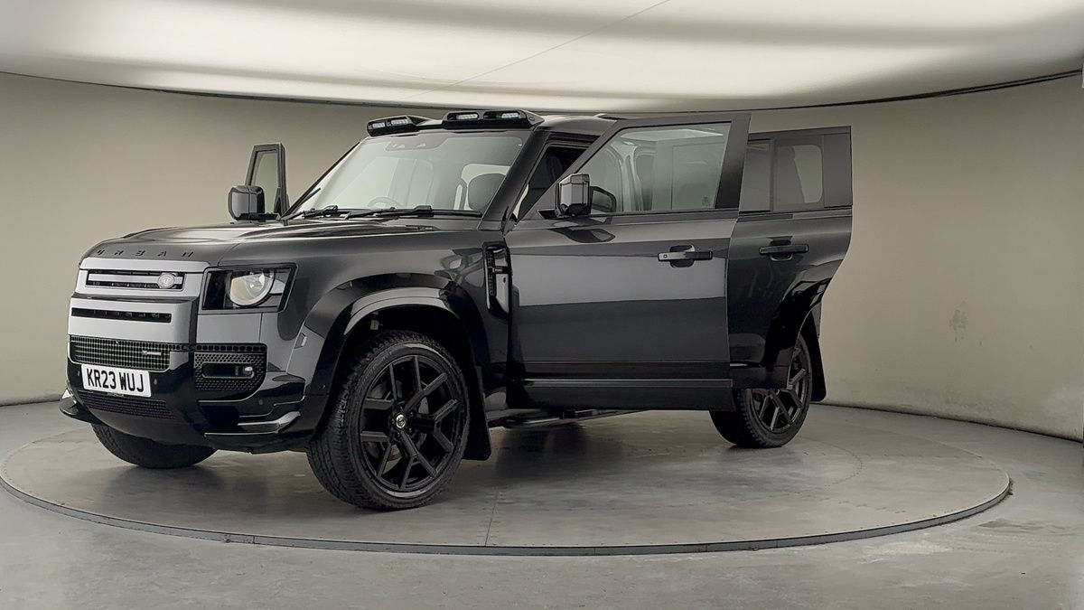 More views of Land Rover Defender 110