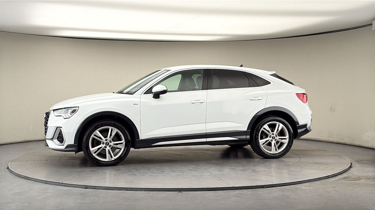 More views of Audi Q3