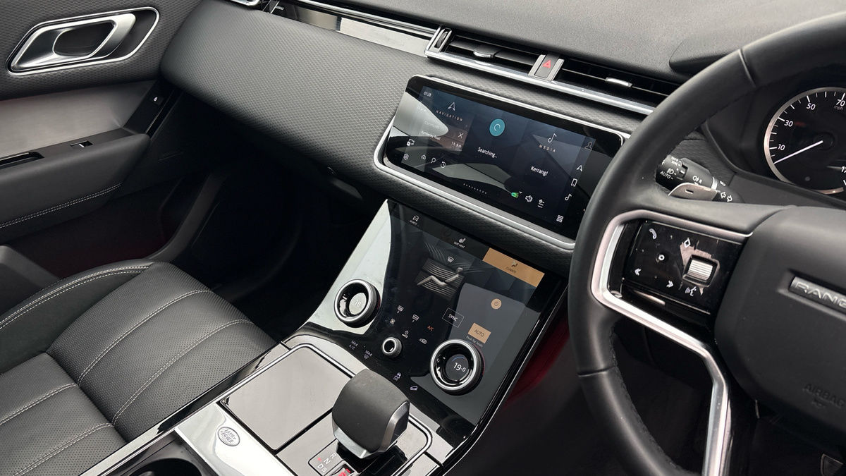 Land Rover Range Rover Velar Image 18