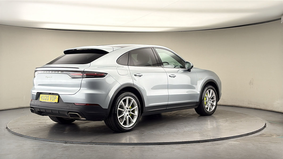 Porsche Cayenne Image 21