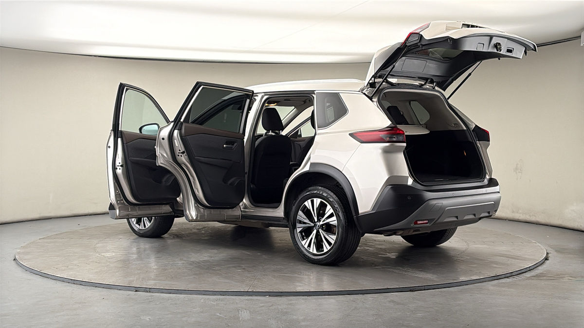 More views of Nissan X-Trail