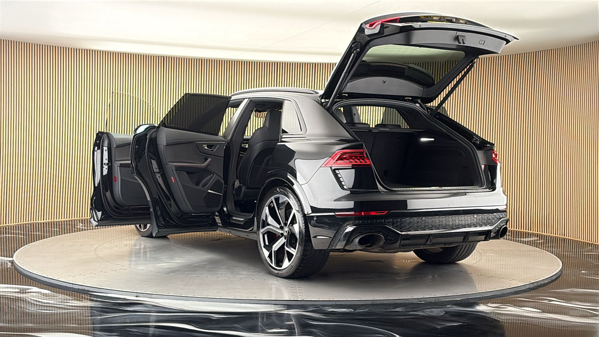 Audi RSQ8 Image 23