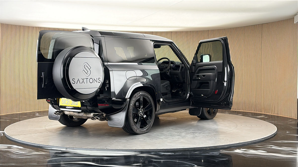 More views of Land Rover Defender 90