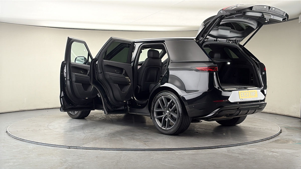 More views of Land Rover Range Rover Sport