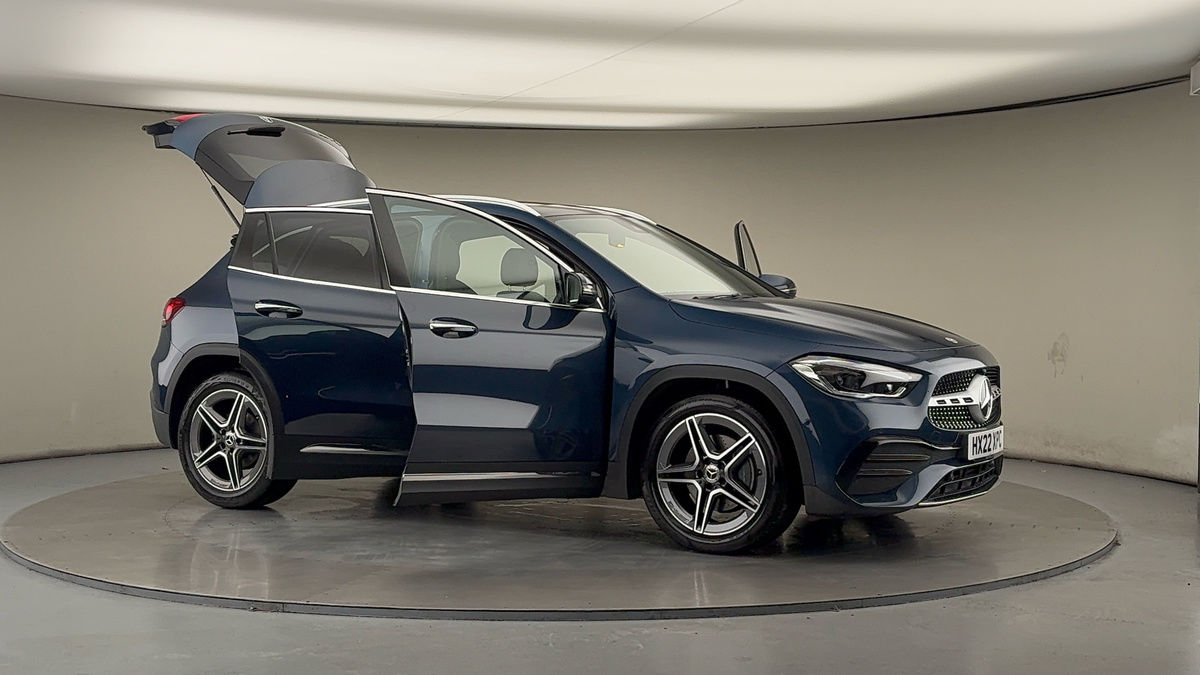 More views of Mercedes-Benz GLA