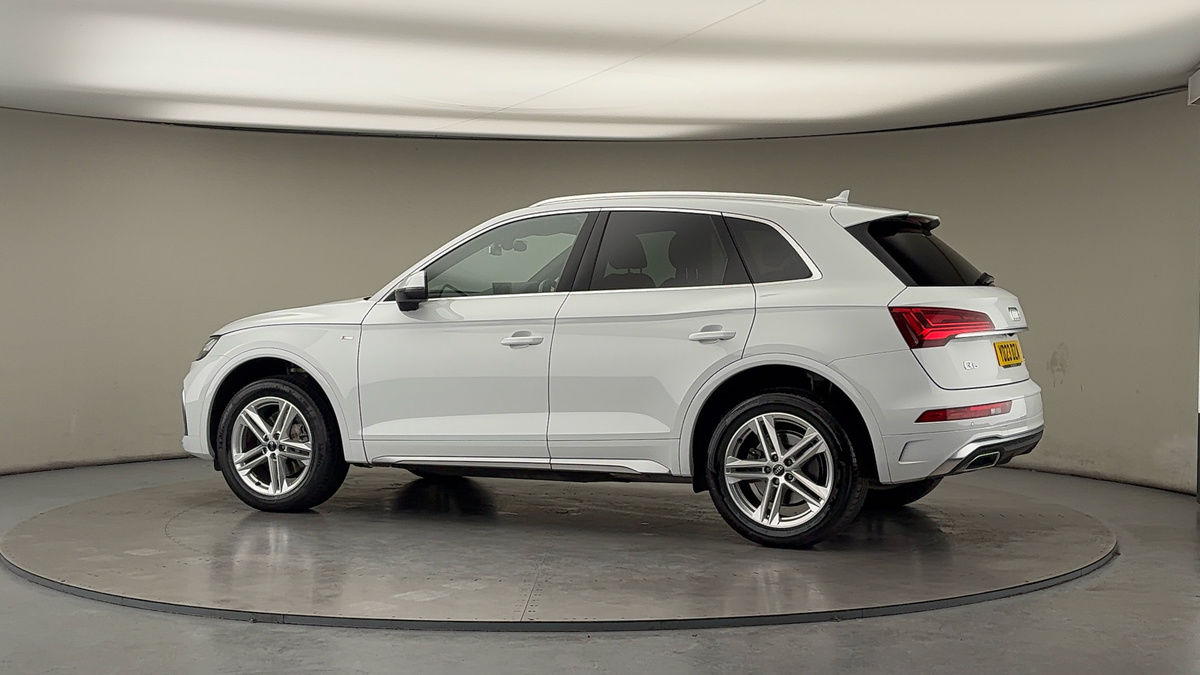 More views of Audi Q5