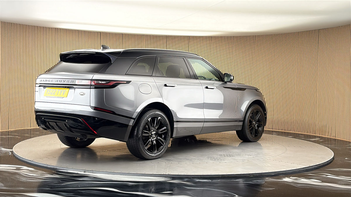 Land Rover Range Rover Velar Image 21